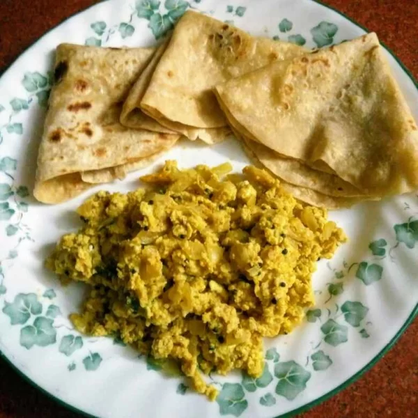 Egg Bhurji + 2 Roti